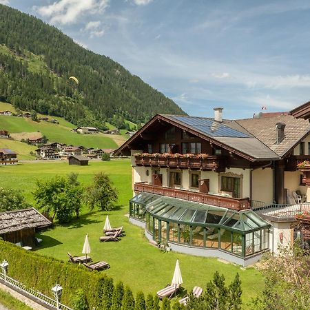 Hotel Berghof Neustift im Stubaital Bagian luar foto