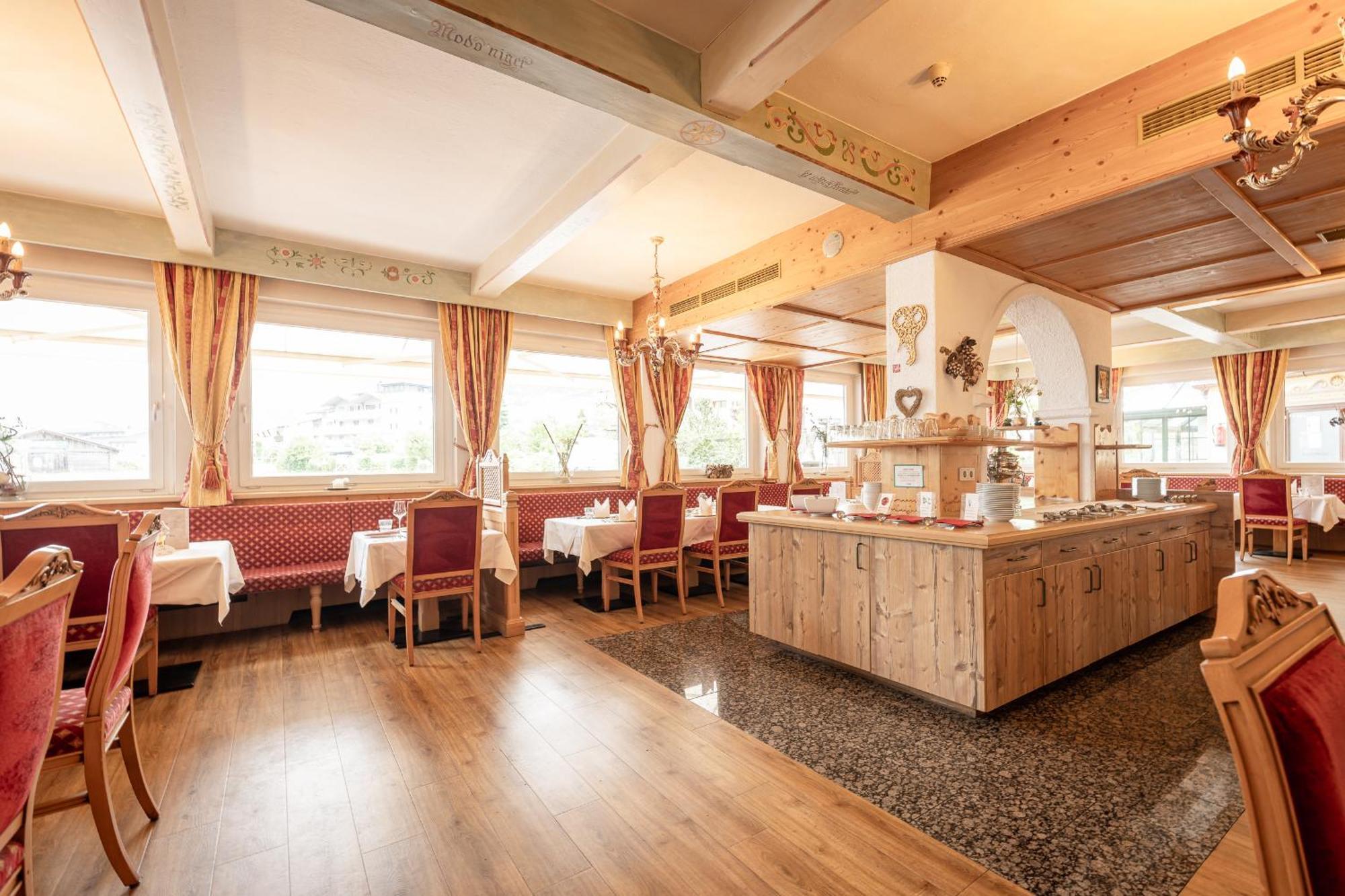 Hotel Berghof Neustift im Stubaital Bagian luar foto
