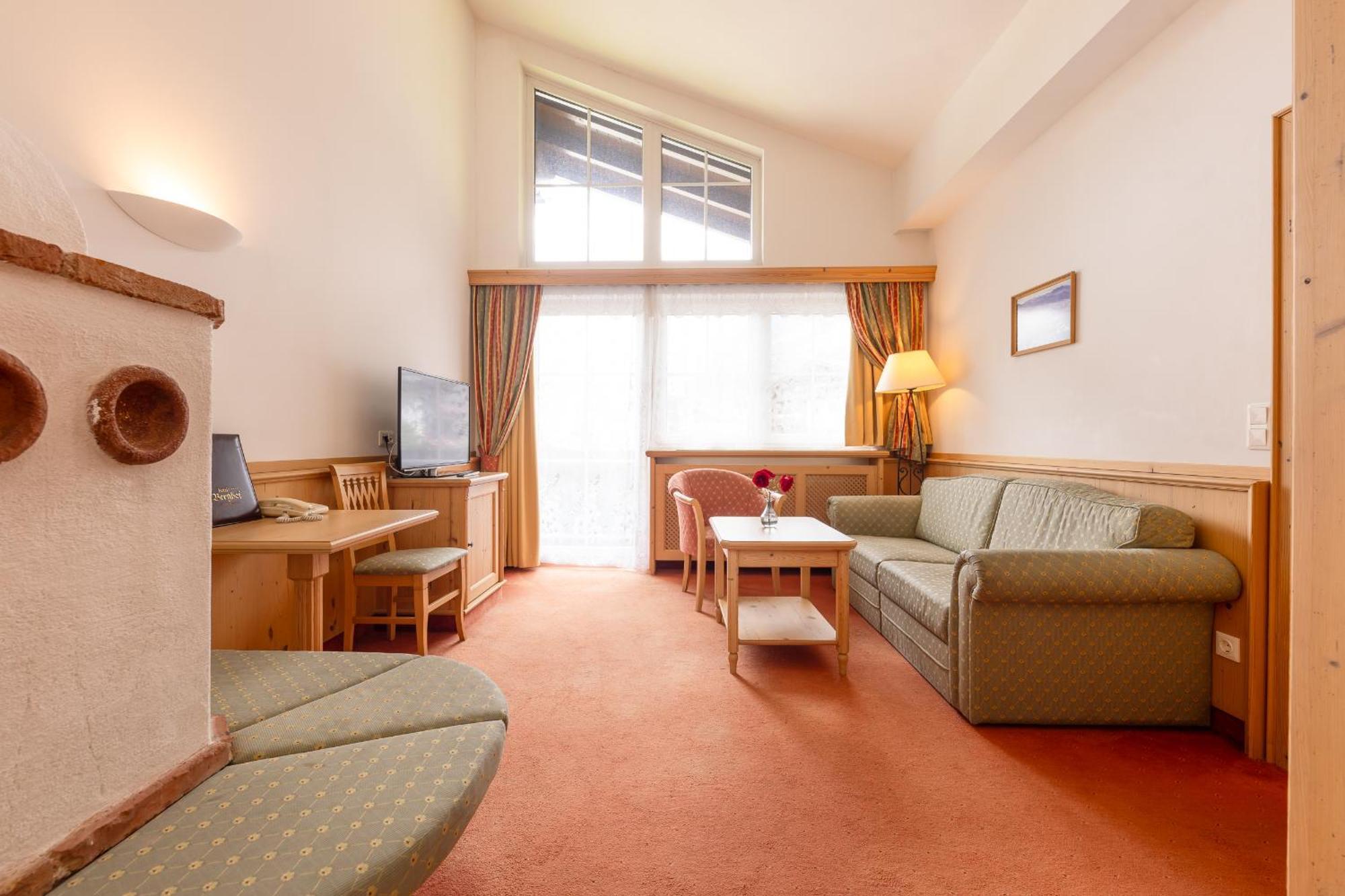 Hotel Berghof Neustift im Stubaital Bagian luar foto