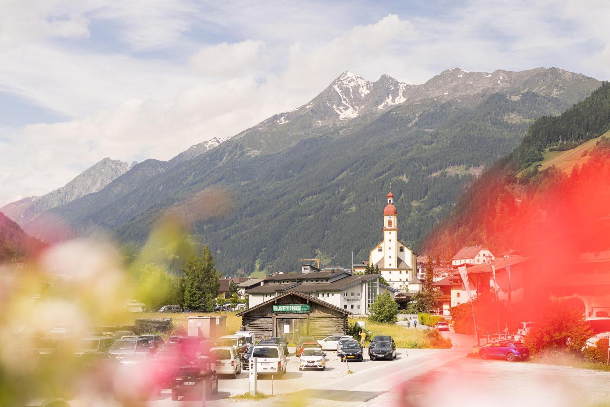 Hotel Berghof Neustift im Stubaital Bagian luar foto