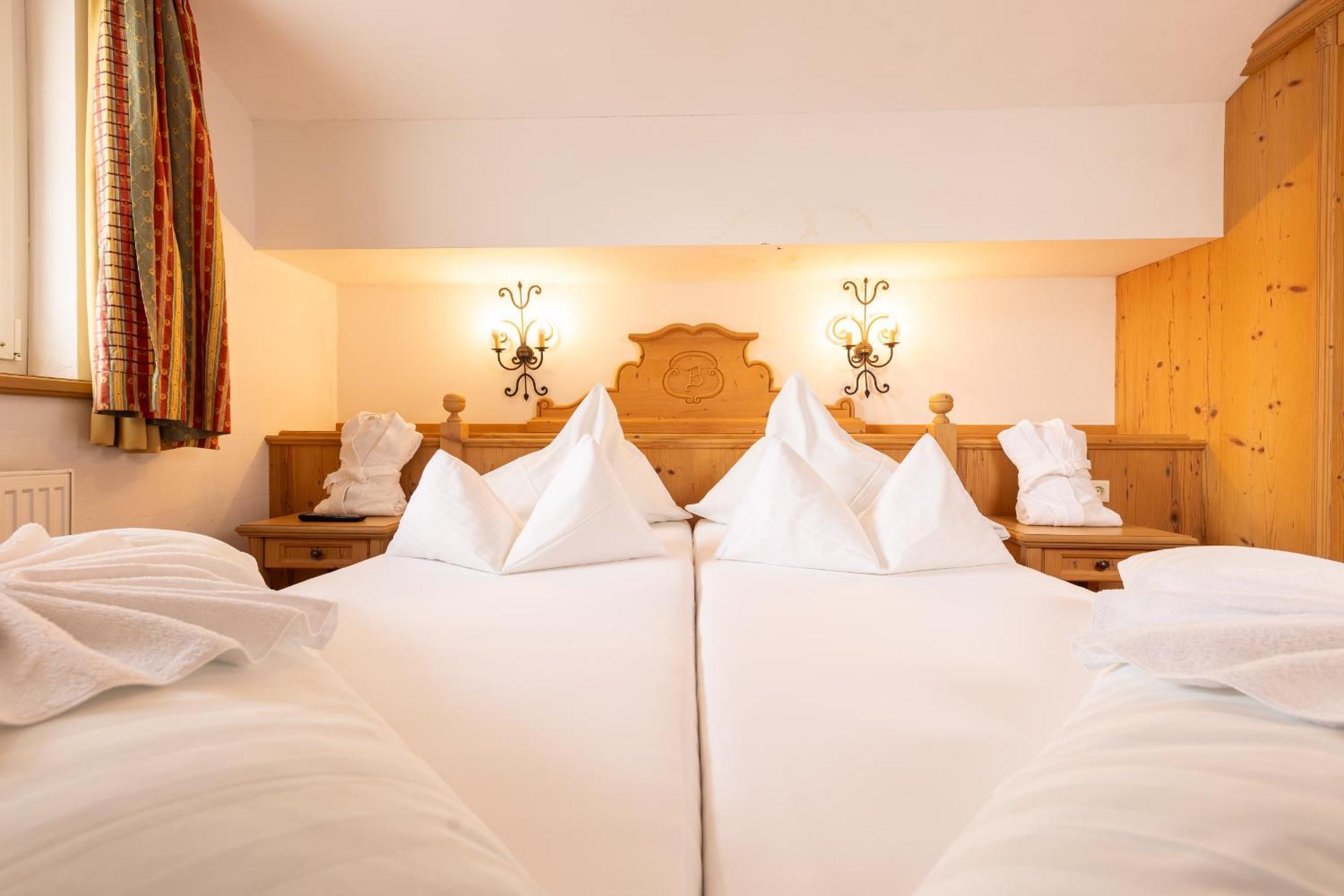 Hotel Berghof Neustift im Stubaital Bagian luar foto